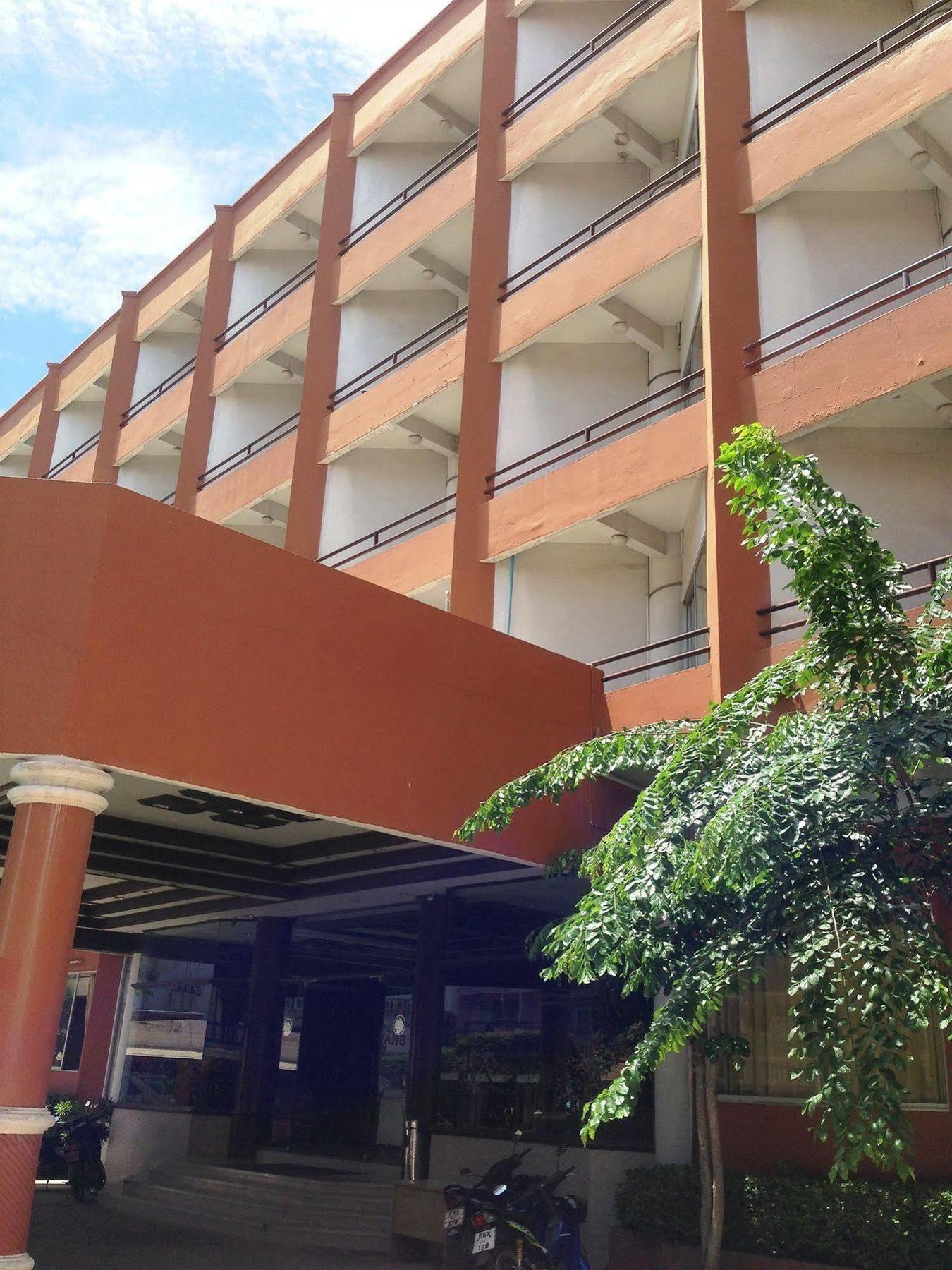SKAW BEACH HOTEL, PATTAYA ***